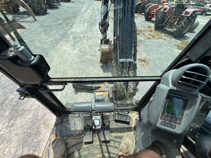 2021-deere-35g-image-18