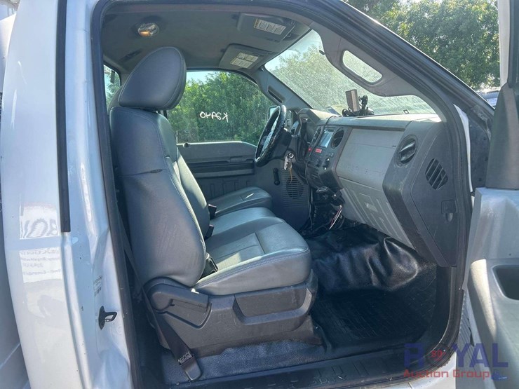 2013-ford-f550-image-53