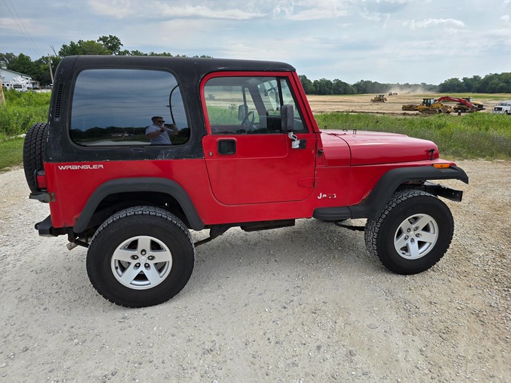 1994-jeep-wrangler-image-25