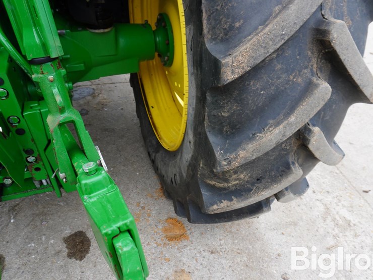 2020-john-deere-6120m-image-16