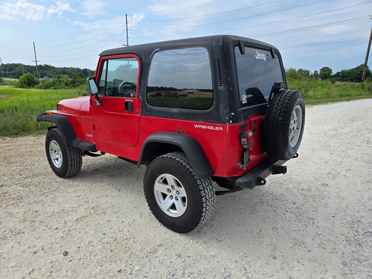 1994-jeep-wrangler-image-12