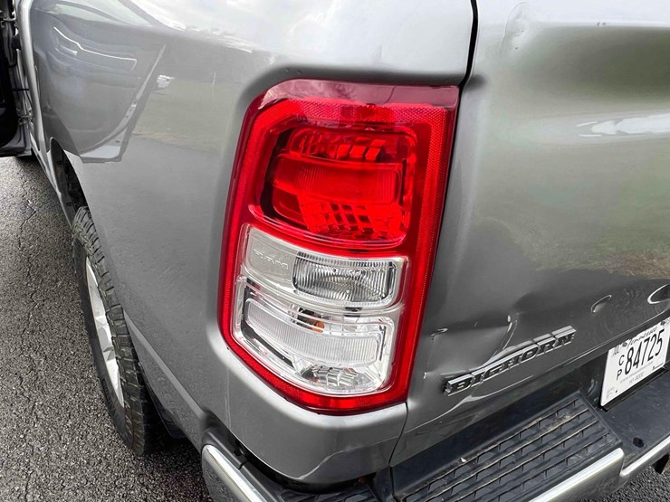 2021-ram-1500-big-horn-image-43