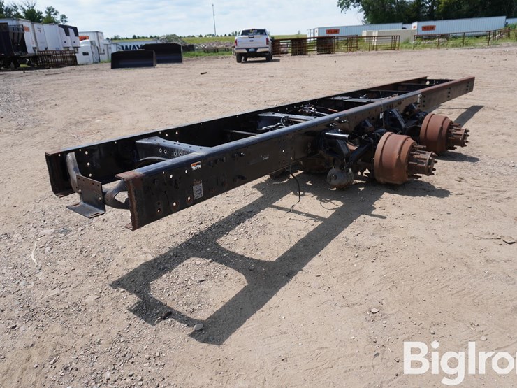 peterbilt-frame-w/rear-ends-image-1