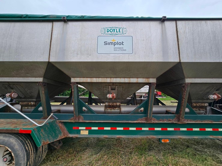 2014-doyle-dry-fertilizer-tender-trailer---kubota-diesel,-3-stainless-compartments,-side-discharge-image-16