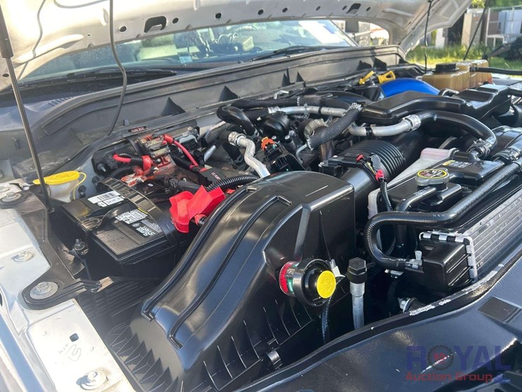 2013-ford-f550-image-21