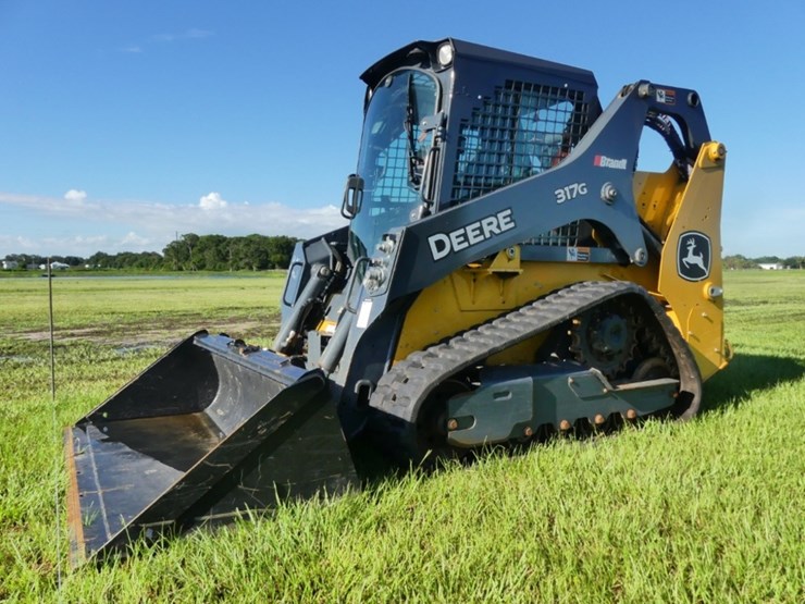deere-317g-image-1