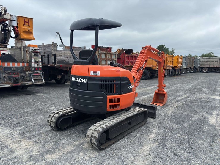 2004-hitachi-ex30u-image-5