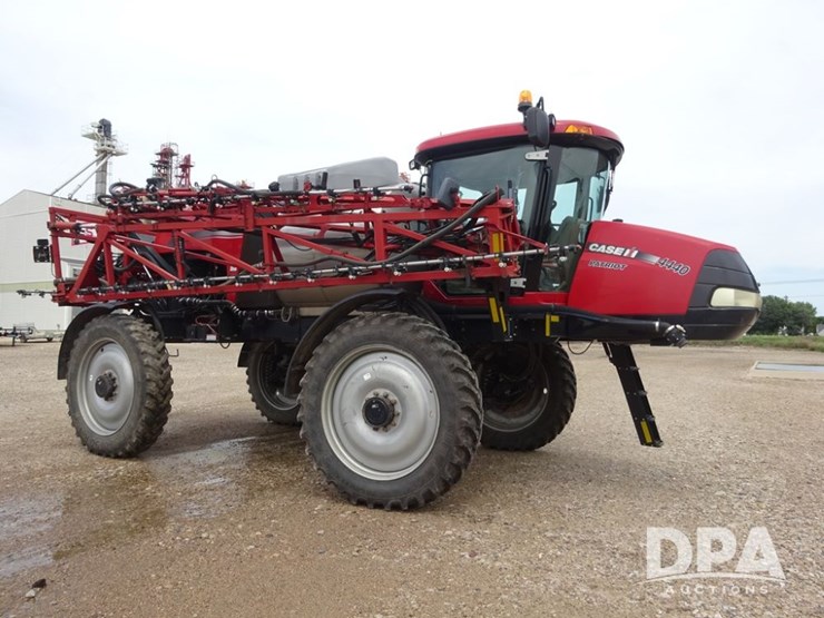 2015-case-ih-patriot-4440-image-13