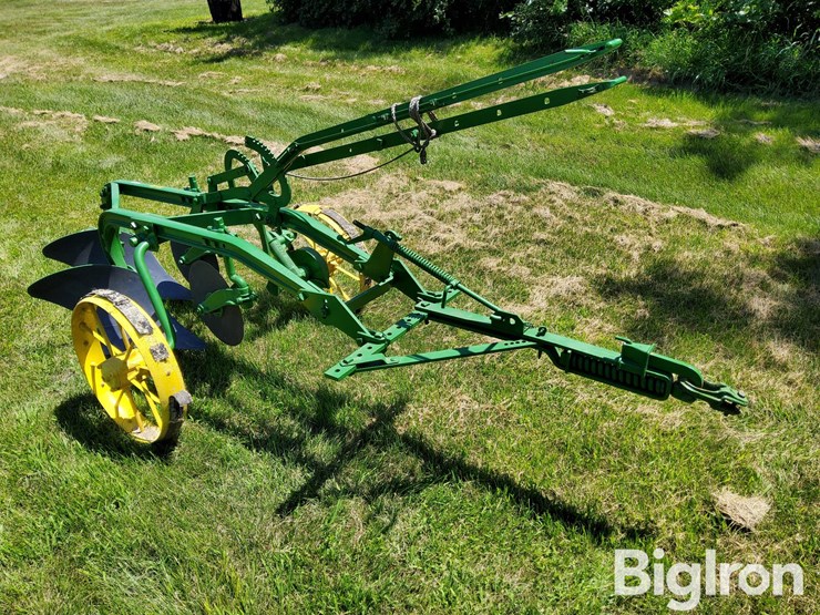 john-deere-52-image-3
