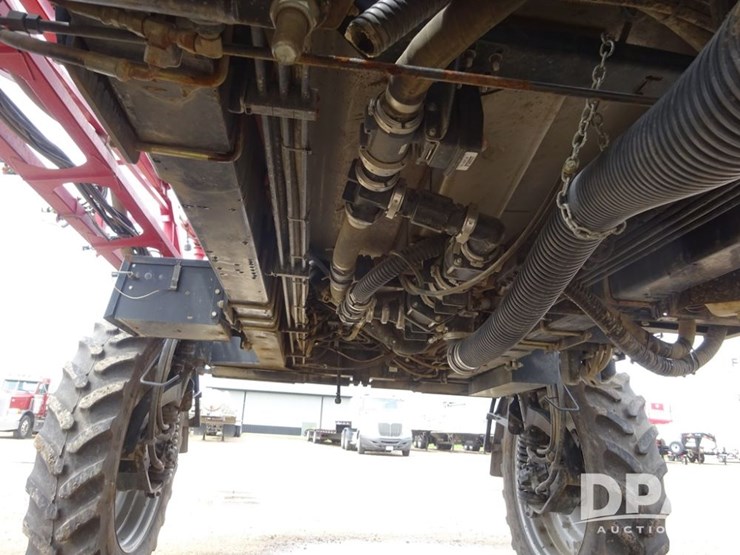 2011-case-ih-patriot-4420-image-52