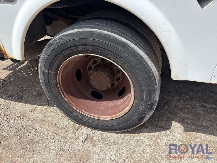 2011-ford-f450-image-39