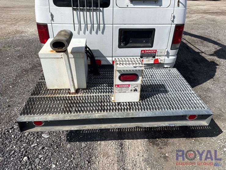 2008-ford-e-350-versalift-vantel29n-29ft-bucket-van-image-7