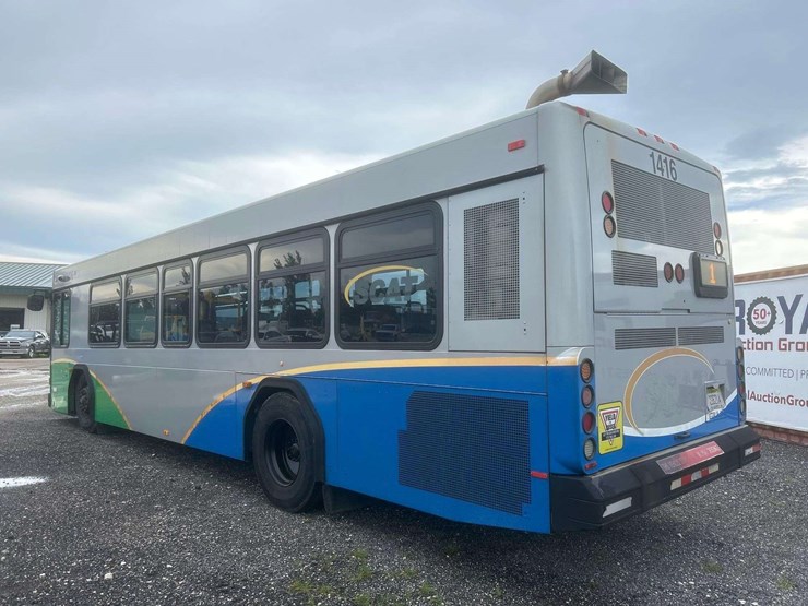 2014-gillig-low-floor-image-4