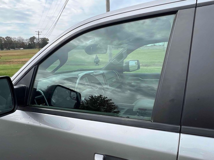 2021-ram-1500-big-horn-image-19