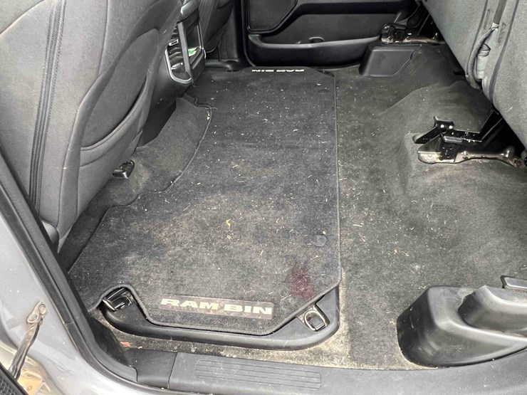 2021-ram-1500-big-horn-image-30