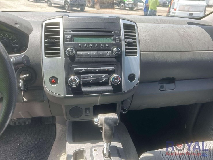 2015-nissan-frontier-image-15
