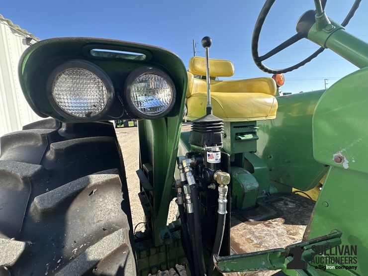 john-deere-3010-image-13