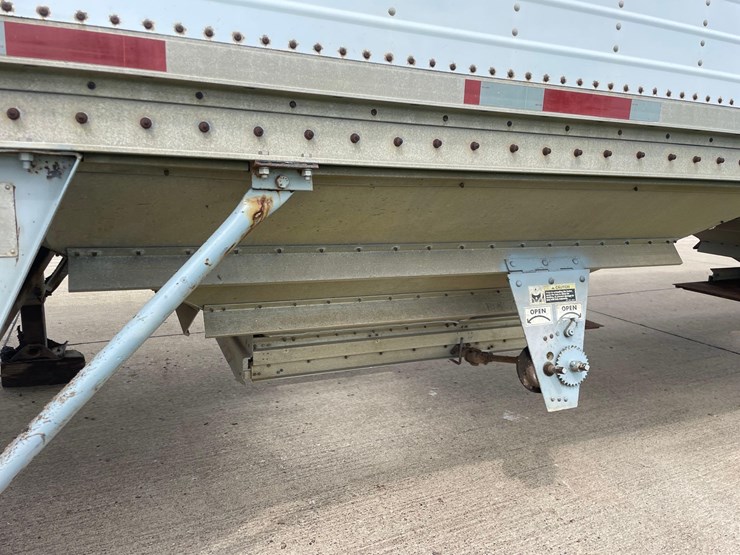 1993-wilson-grain-trailer-image-13
