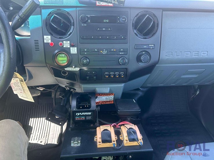 2013-ford-f550-image-14
