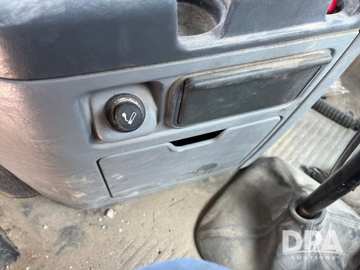 2009-freightliner-truck-(jn2397,-unit-277091)-image-67