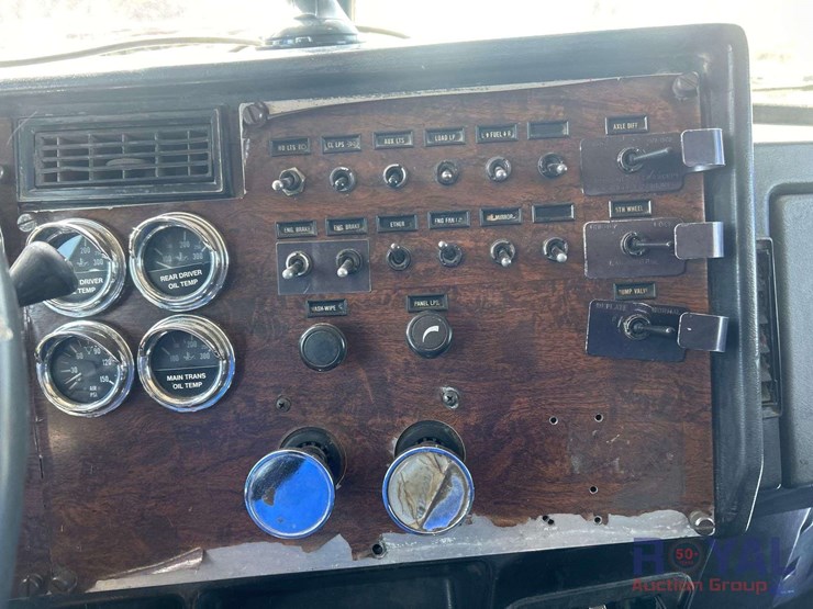 1991-peterbilt-378-t/a-dump-truck-image-10