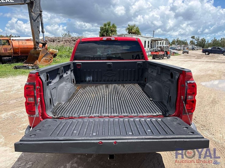 2015-chevrolet-silverado-image-21