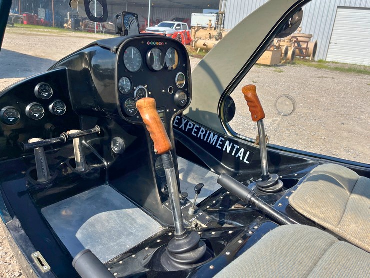 rotorway-exec-162f-helicopter-with-custom-enclosed-trailer-image-11