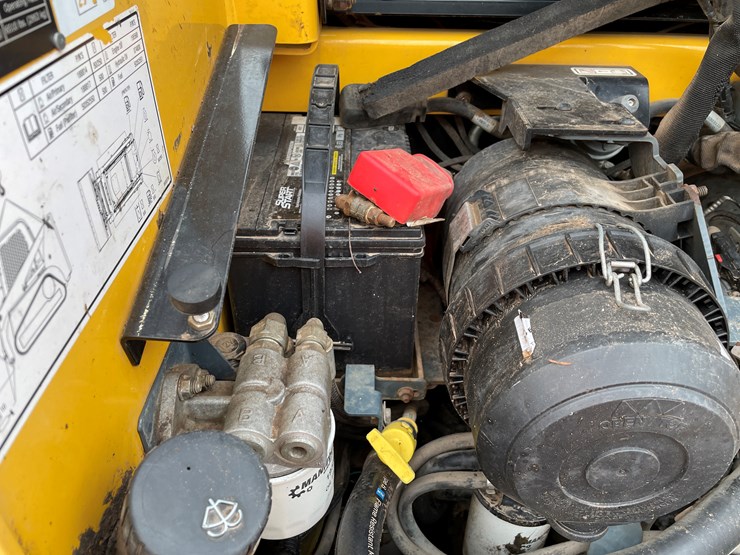 2019-gehl-135-image-23