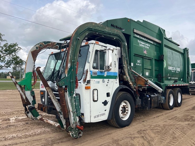 2011-mack-leu613-image-8