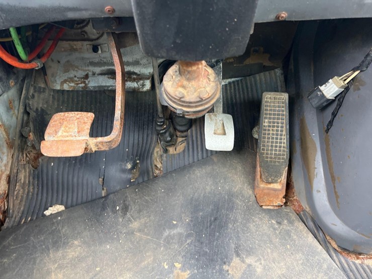 1995-ford-l8000-image-31