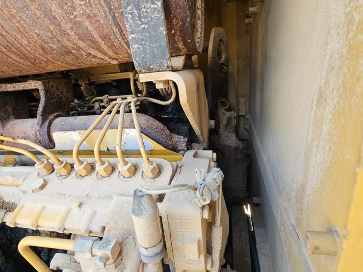 2002-caterpillar-12h-image-43