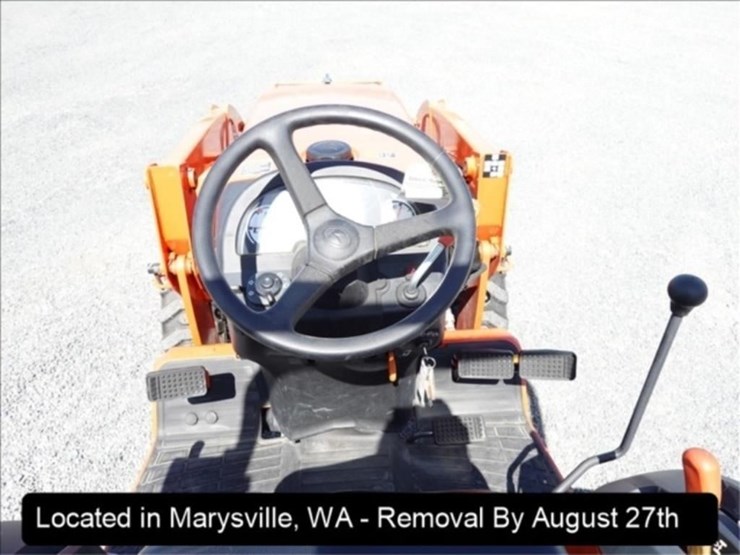 2012-kubota-b3300su-image-10