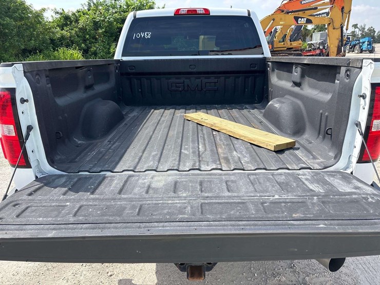 2018-gmc-sierra-2500-image-28