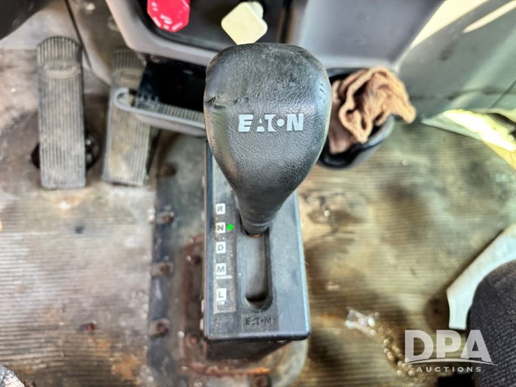 2014-peterbilt-365-image-81