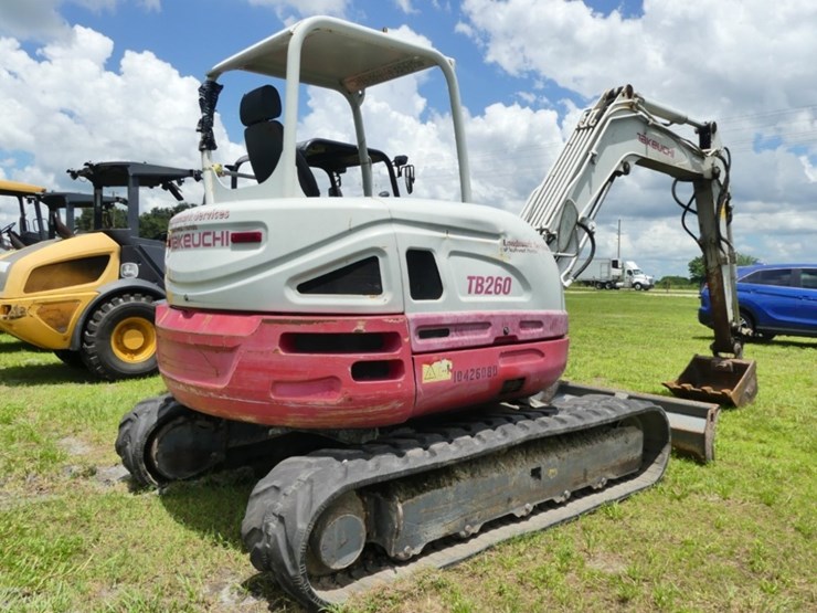 takeuchi-tb260-image-3