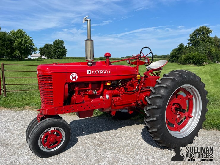 1953-farmall-super-m-2wd-tractor-image-1