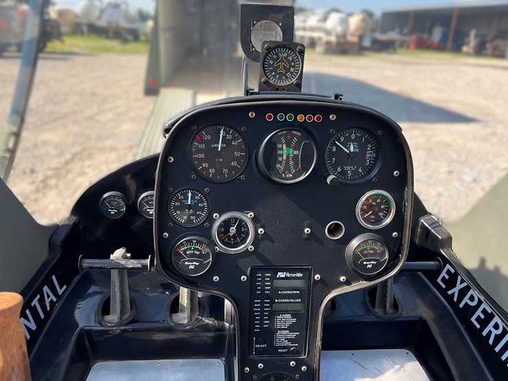 rotorway-exec-162f-helicopter-with-custom-enclosed-trailer-image-33