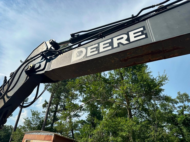 2018-deere-245g-lc-image-22