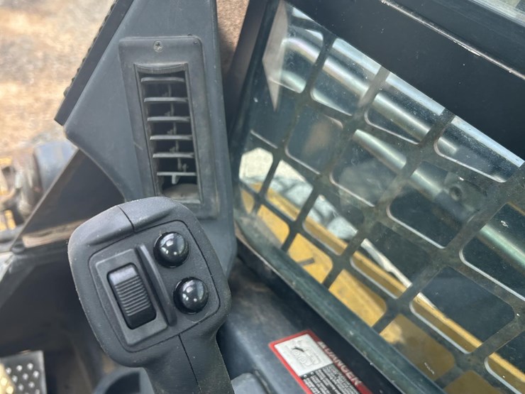 2012-deere-326d-image-12