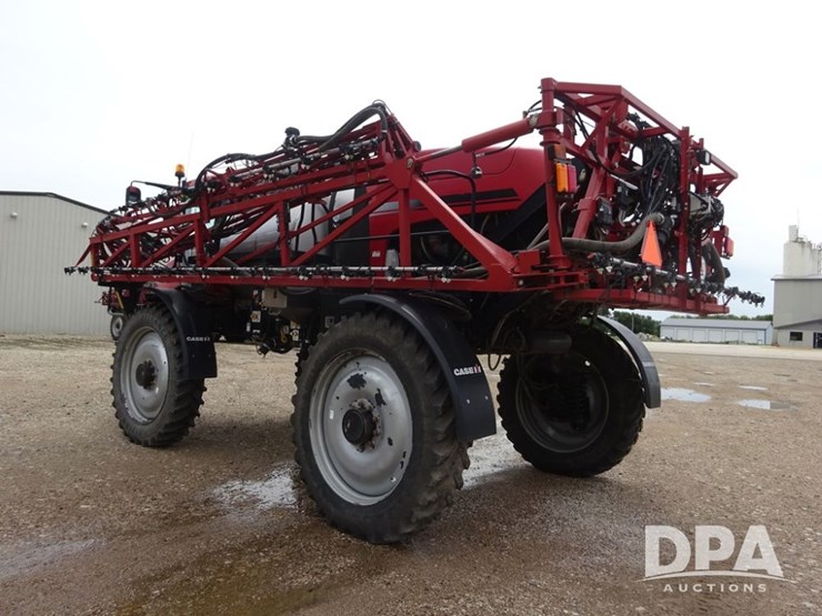 2015-case-ih-patriot-4440-image-33