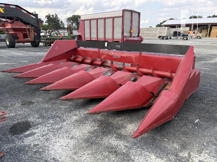 case-ih-1063-image-1