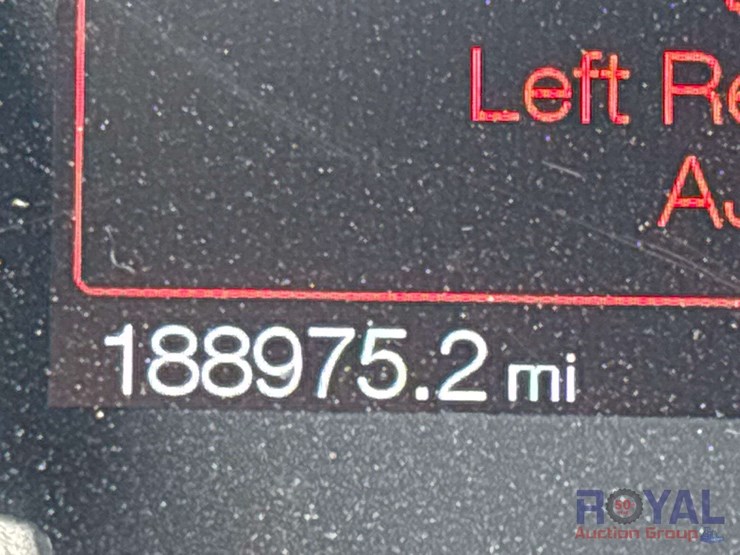 2011-ford-f150-platinum-image-11