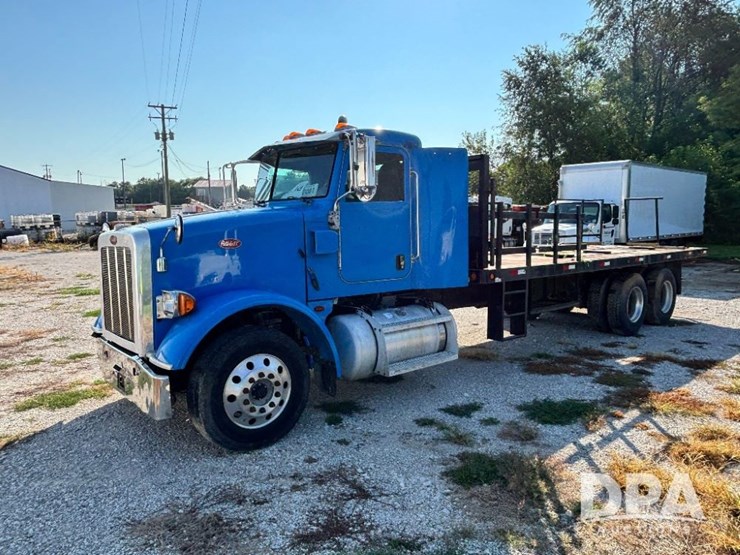 2014-peterbilt-365-image-16