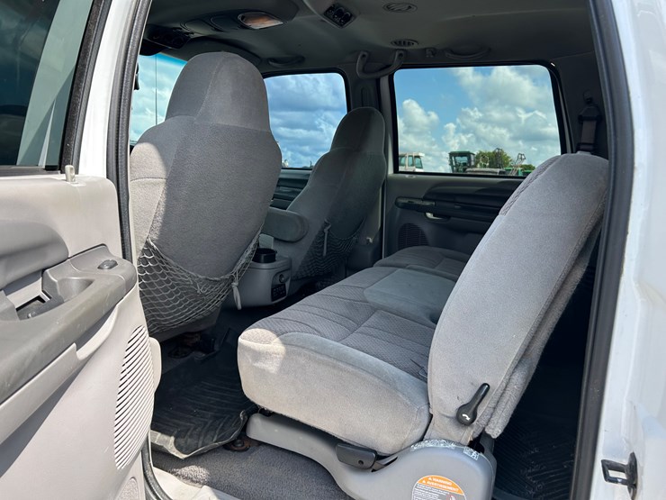 2000-ford-excursion-image-9