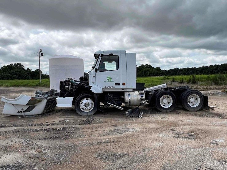 2007-volvo-vnl-truck-tractor-image-10
