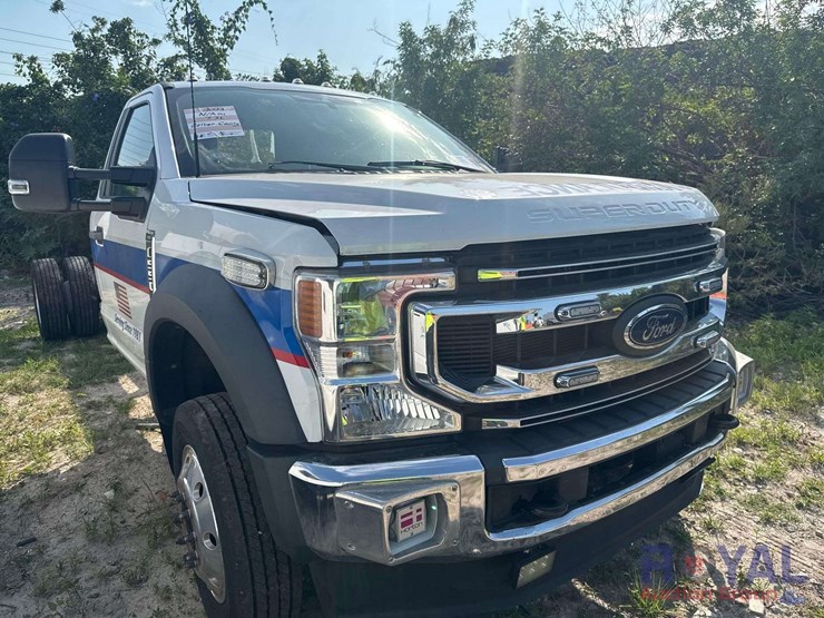2022-ford-f550-image-2