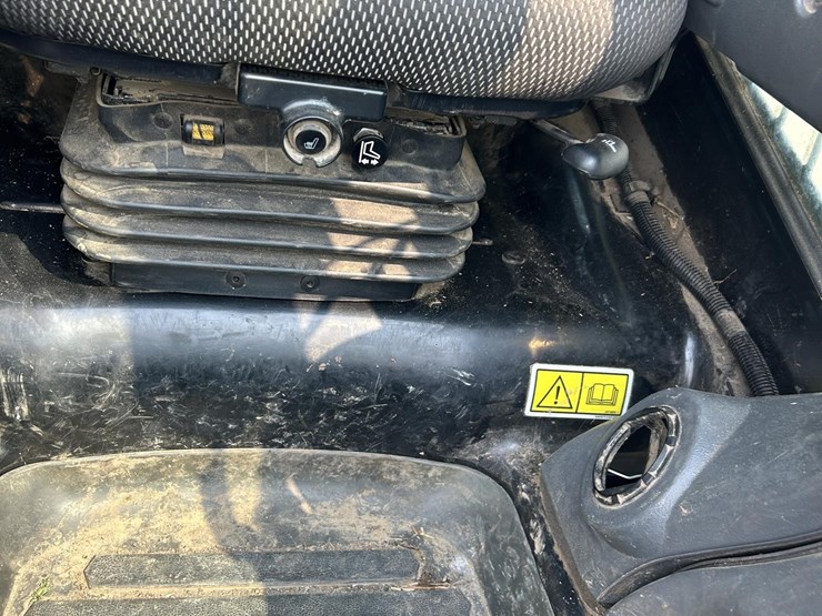 2020-caterpillar-259d3-image-9