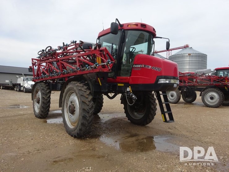 2011-case-ih-patriot-4420-image-9