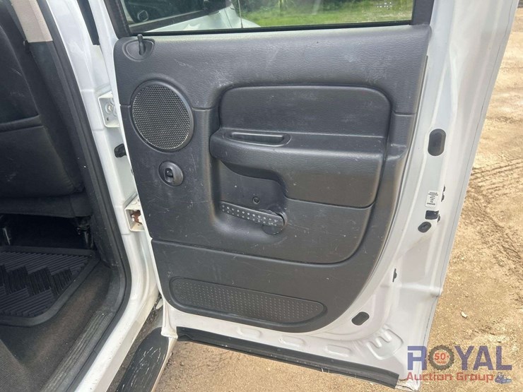 2004-dodge-ram-1500-image-26