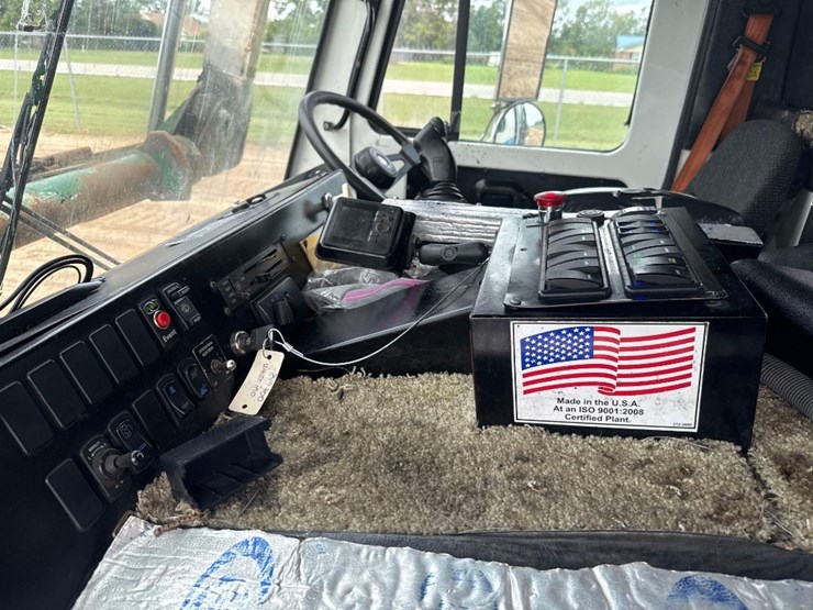 2016-mack-leu633-image-37